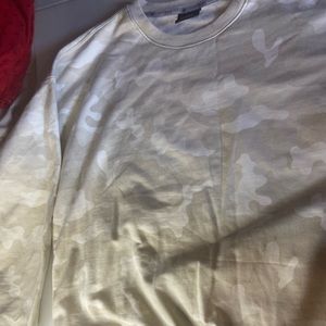 Zelda size medium gray and white camo sweatshirt